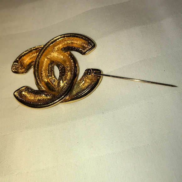 SOLD‼️ Authentic Chanel Pin / Brooch - Picture 4 of 4